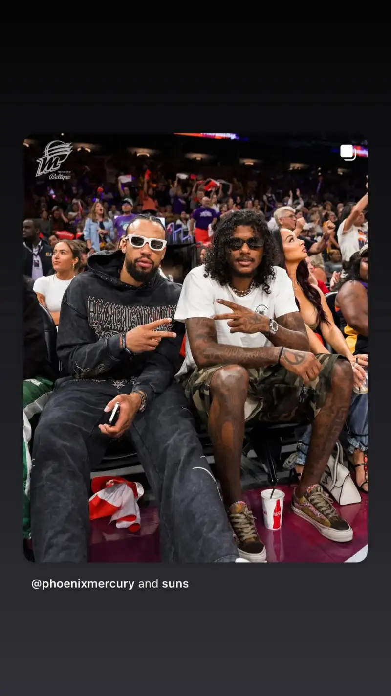 pg电子安装-杰伦-格林更新ins，晒出与狄龙一同观看水星比赛照片